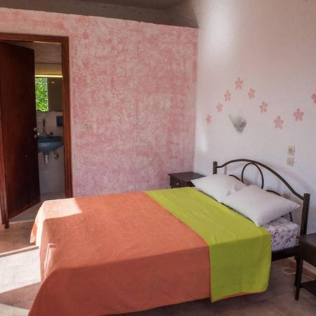Madalenas B&B Pelekas Ngoại thất bức ảnh