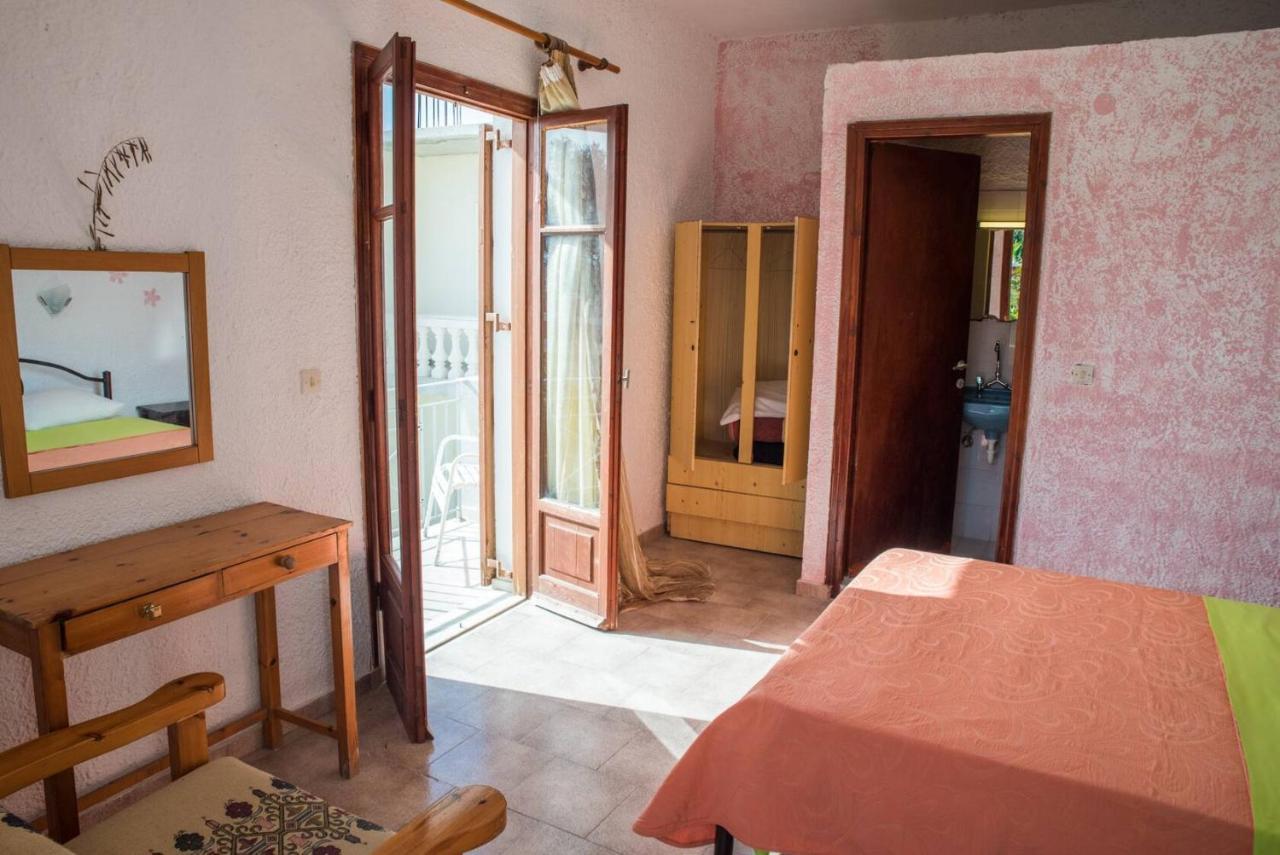 Madalenas B&B Pelekas Ngoại thất bức ảnh