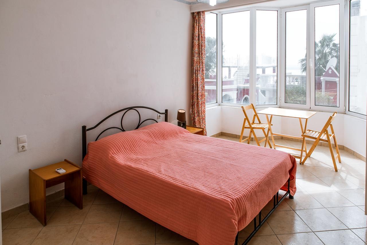 Madalenas B&B Pelekas Ngoại thất bức ảnh